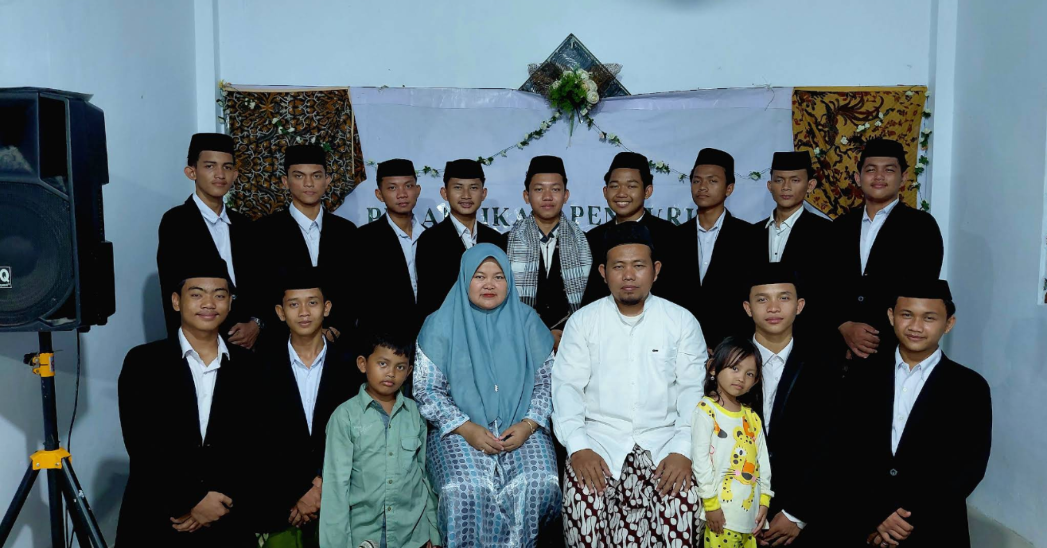 Potret Kebersamaan Keluarga Besar Pesantren Dalan Ilmu